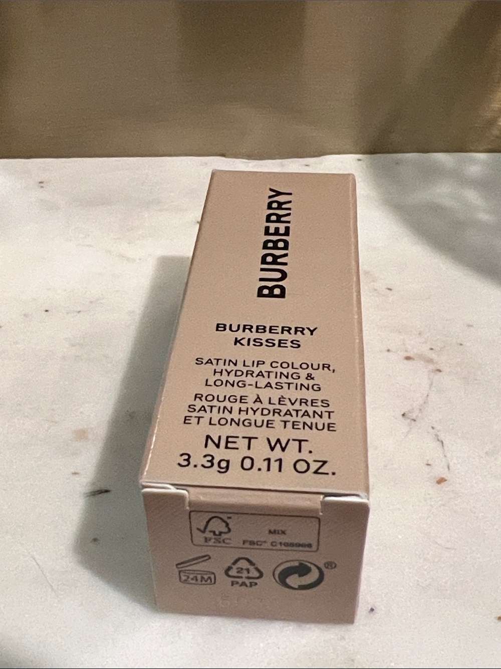 Burberry Kisses Satin Lipstick in 103 Bold Cherry 3.3 g/.11 oz - Picture 5 of 8